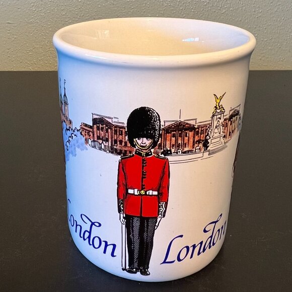 Vintage London England Souvenir Mug Buckingham Palace Beefeater Guards Big Ben - Picture 5 of 9